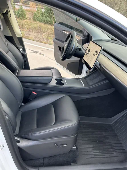 Tesla Model Y 2022 - 18