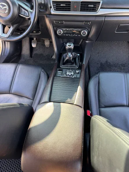 Mazda 3 2017 - 10