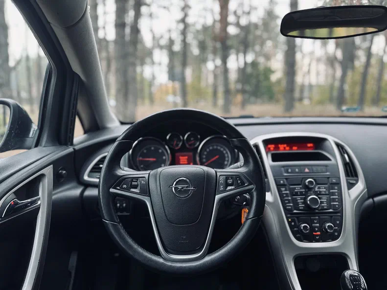 Opel Astra 2012 - 16