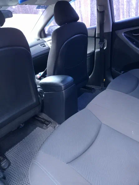 Hyundai Elantra 2012