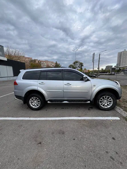 Mitsubishi Pajero Sport 2013
