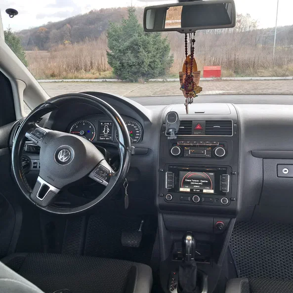 Volkswagen Touran 2011