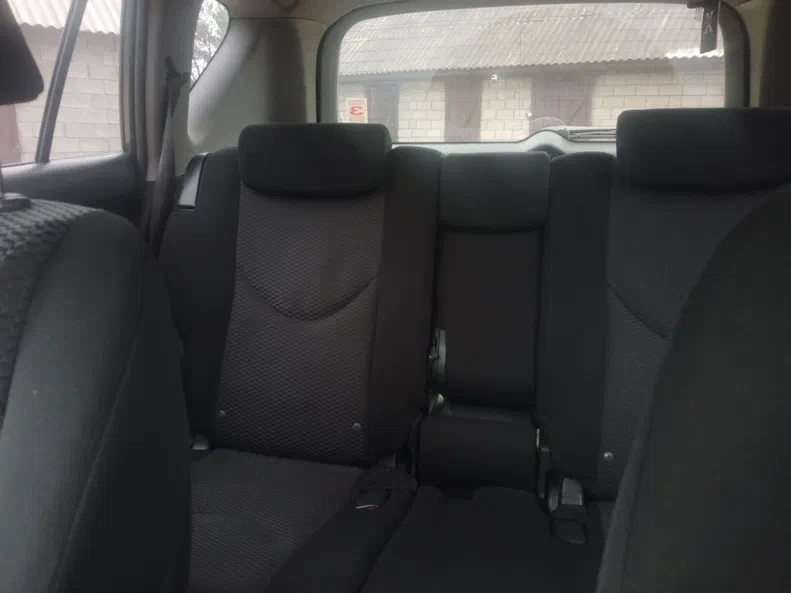 Toyota RAV4 2010 - 5