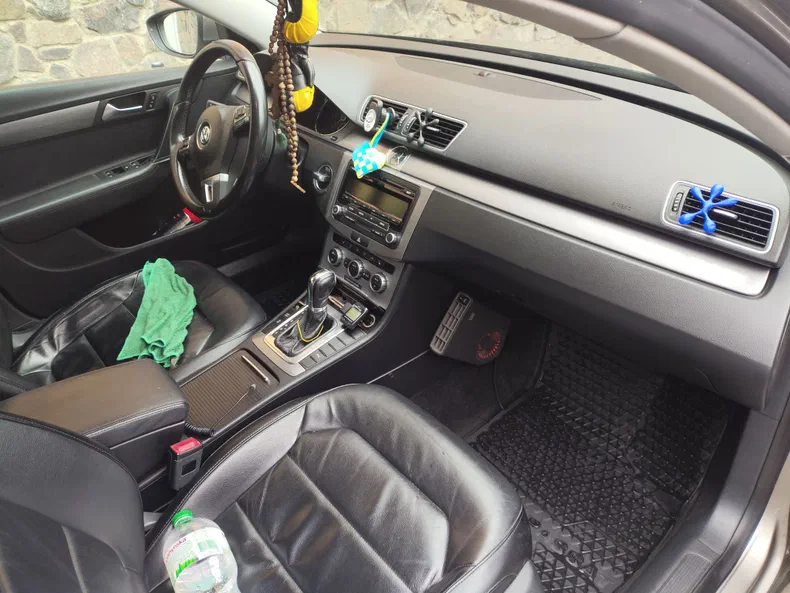 Volkswagen Passat 2012 - 14