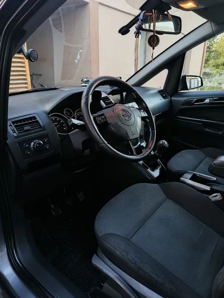 Opel Zafira 2006 - 9