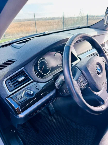 BMW 5 серія 2013 - 13