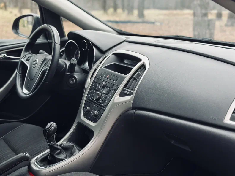 Opel Astra 2012 - 13