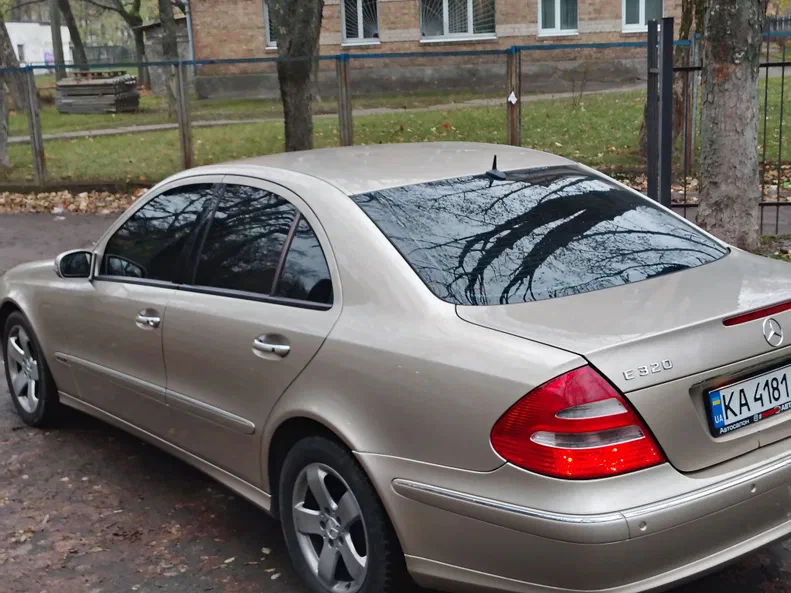 Mercedes-Benz E-Класс 2004