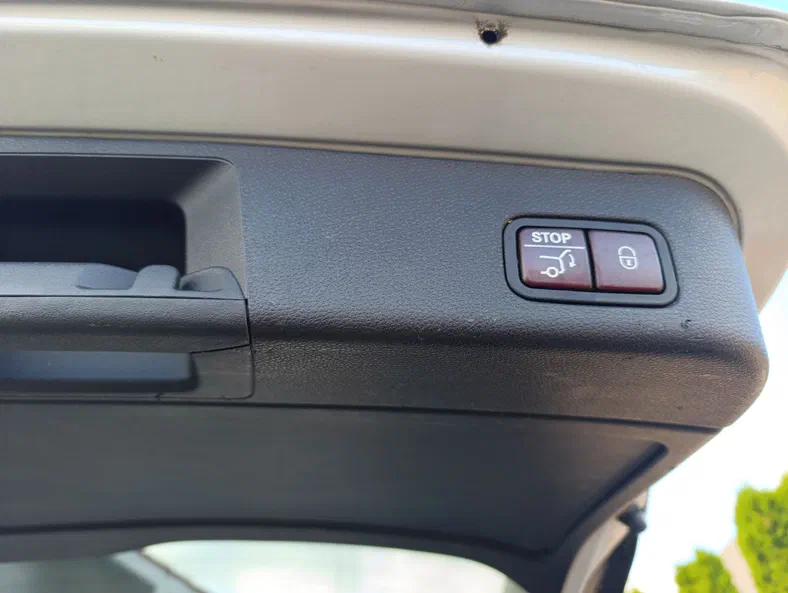 Mercedes-Benz M-Клас 2012 - 19