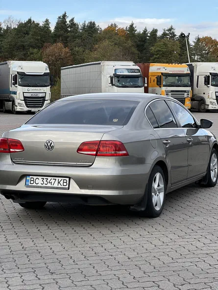Volkswagen Passat 2012 - 10