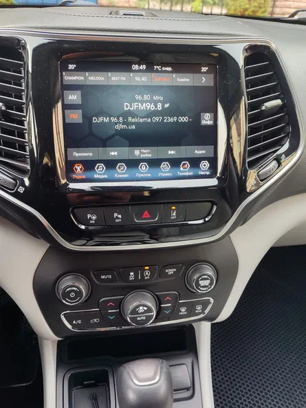 Jeep Cherokee 2019 - 24