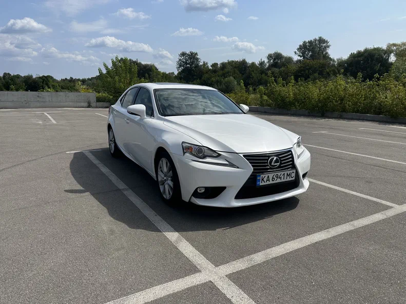 Lexus IS 2015 - 10