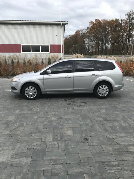 Ford Focus 2010 - 10