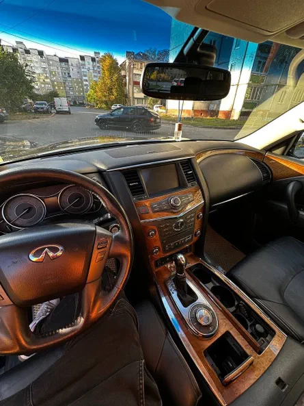 Infiniti QX80 2014
