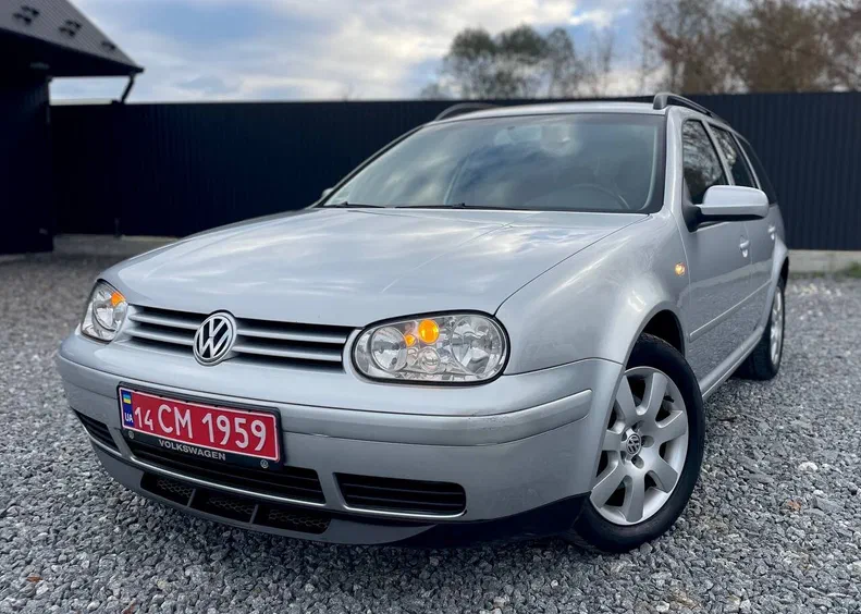 Volkswagen Golf 2004