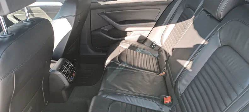 Volkswagen Passat 2018 - 16