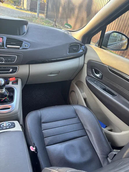 Renault Megane 2011 - 8