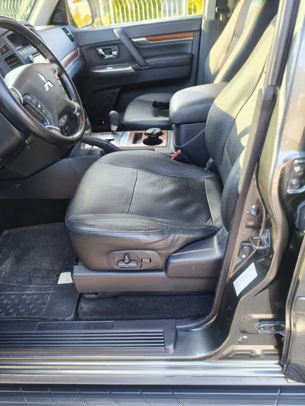 Mitsubishi Pajero 2012 - 8