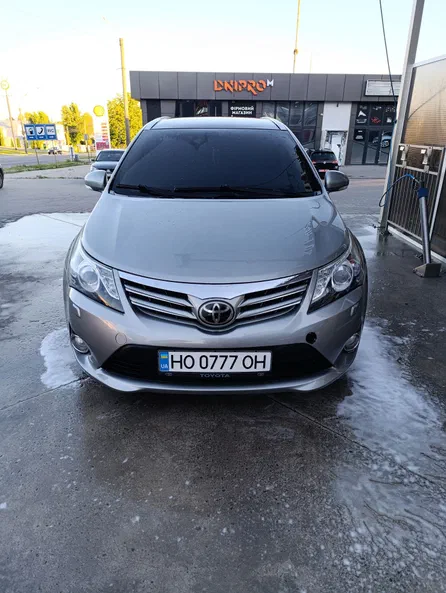 Toyota Avensis 2013 - 6