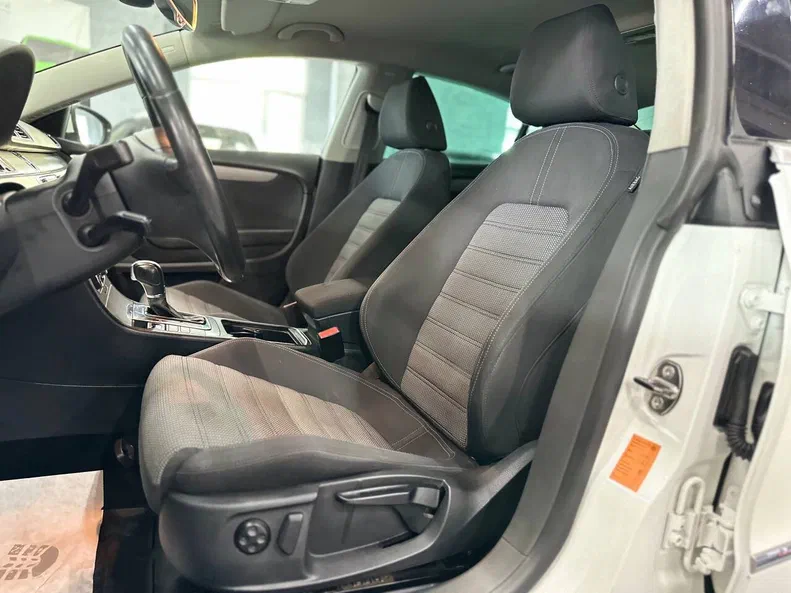 Volkswagen Passat 2011 - 15