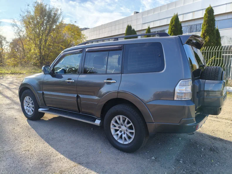 Mitsubishi Pajero 2012 - 18