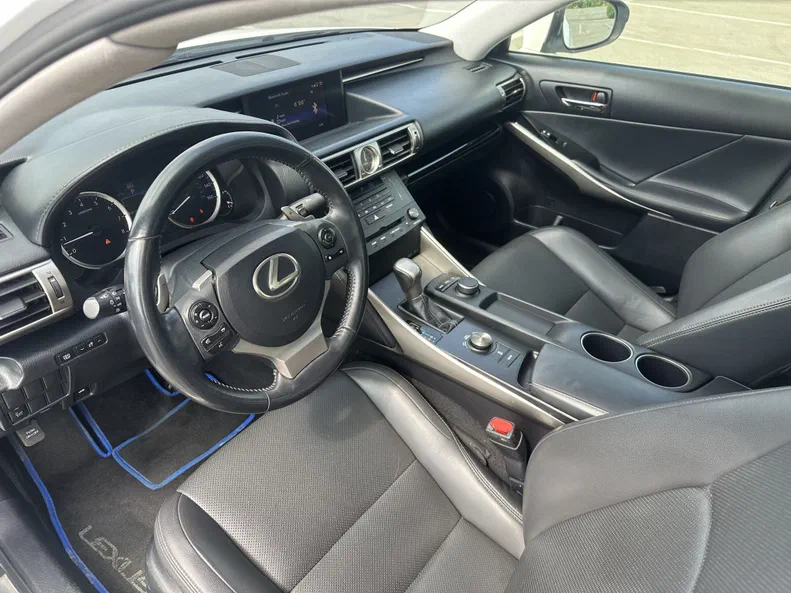 Lexus IS 2015 - 7