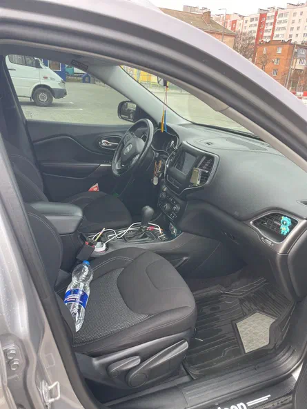 Jeep Cherokee 2018 - 9