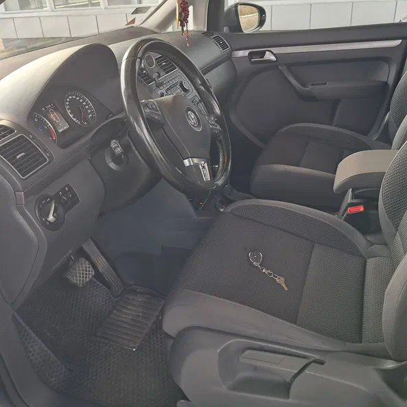 Volkswagen Touran 2011 - 6