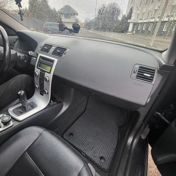 Volvo S40 2010 - 14