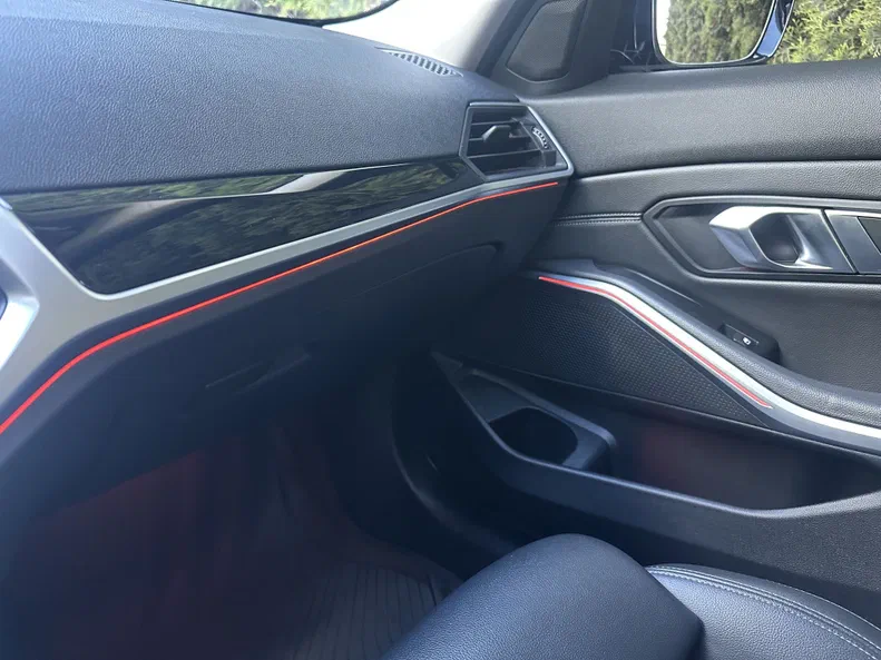 BMW 3 серія 2019 - 12