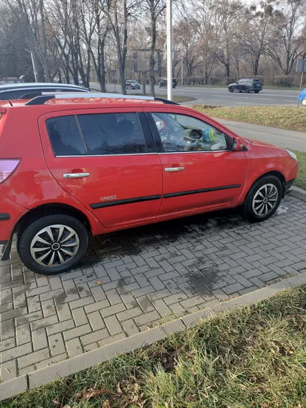 Geely MK Cross 2013 - 1