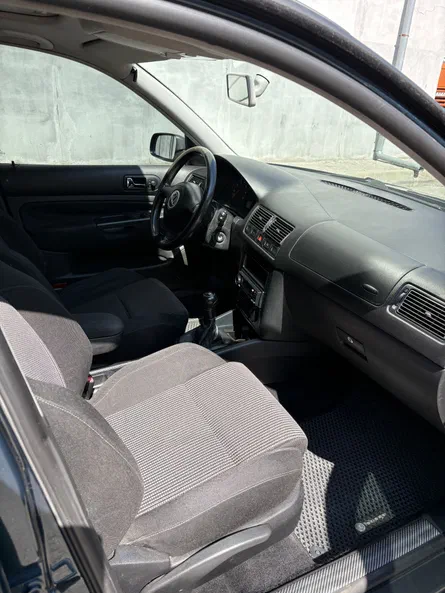 Volkswagen Golf 2002 - 2