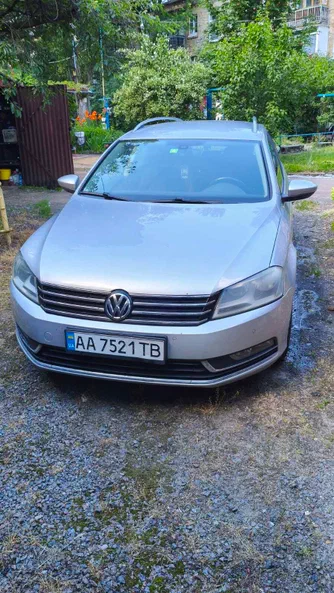 Volkswagen Passat 2011 - 1