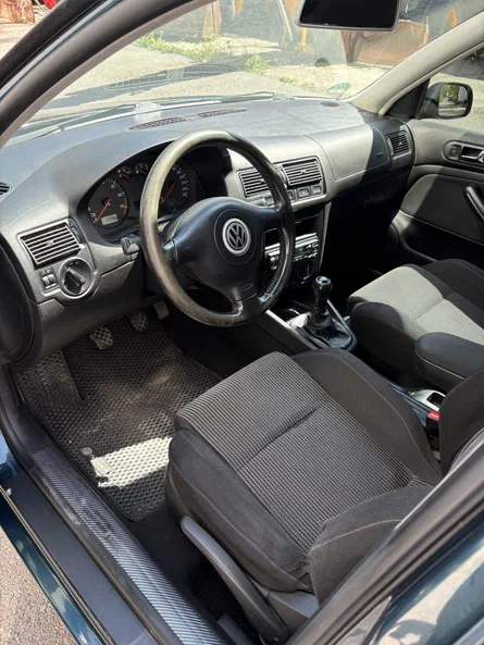 Volkswagen Golf 2002 - 6