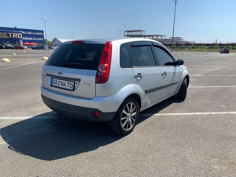 Ford Fiesta 2008 - 4