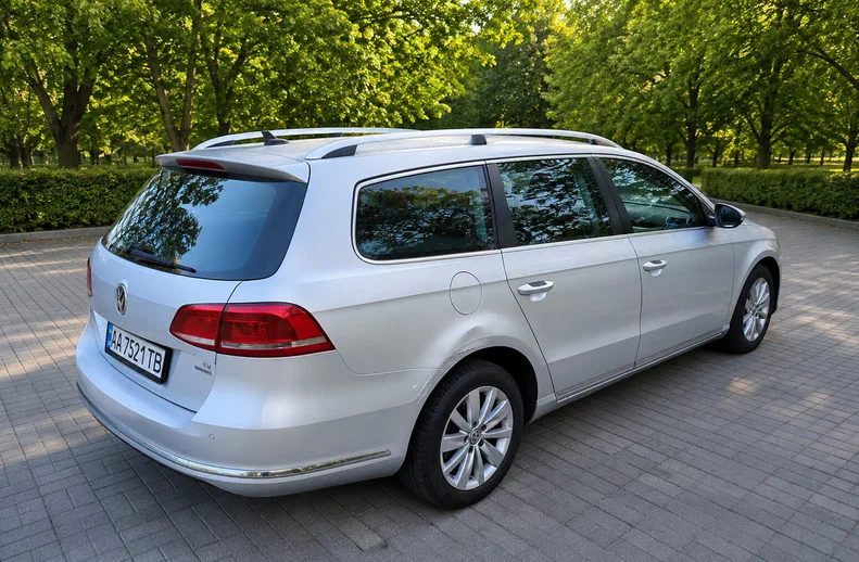 Volkswagen Passat 2011 - 12