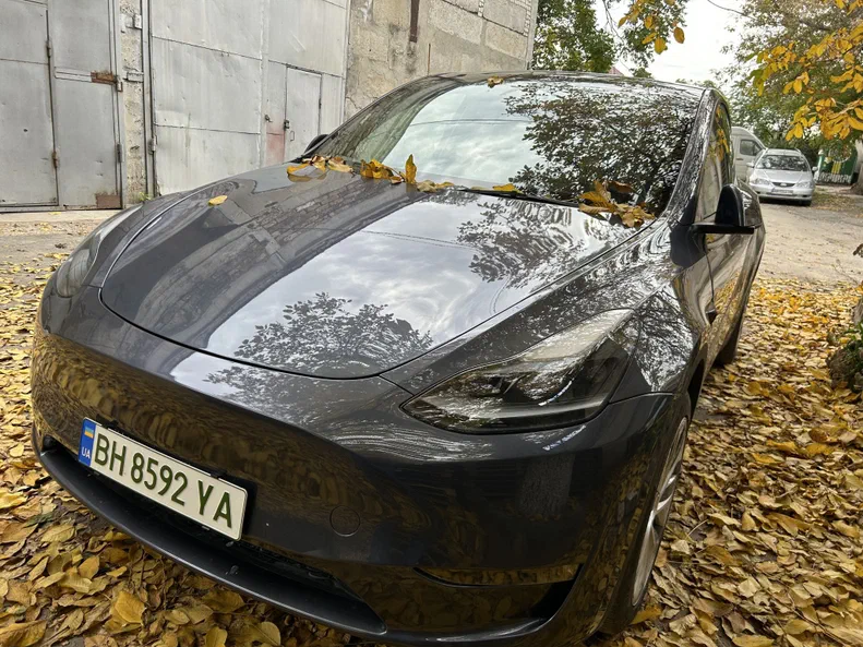 Tesla Model Y 2023 - 6