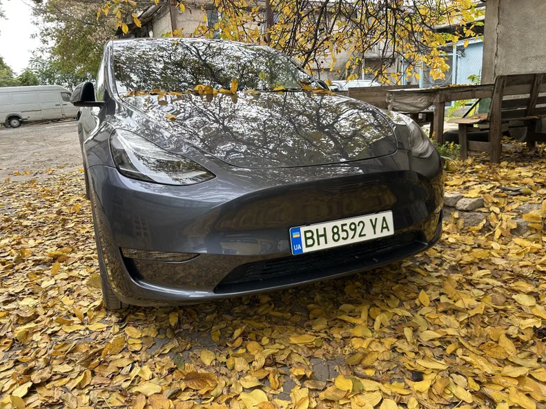 Tesla Model Y 2023 - 12