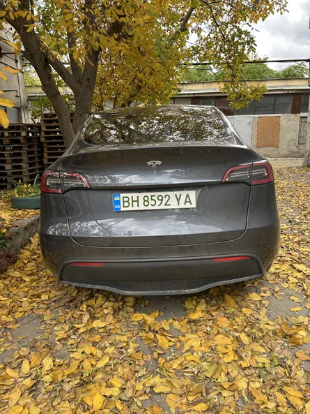 Tesla Model Y 2023 - 11