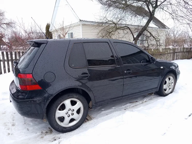 Volkswagen Golf 2001 - 0