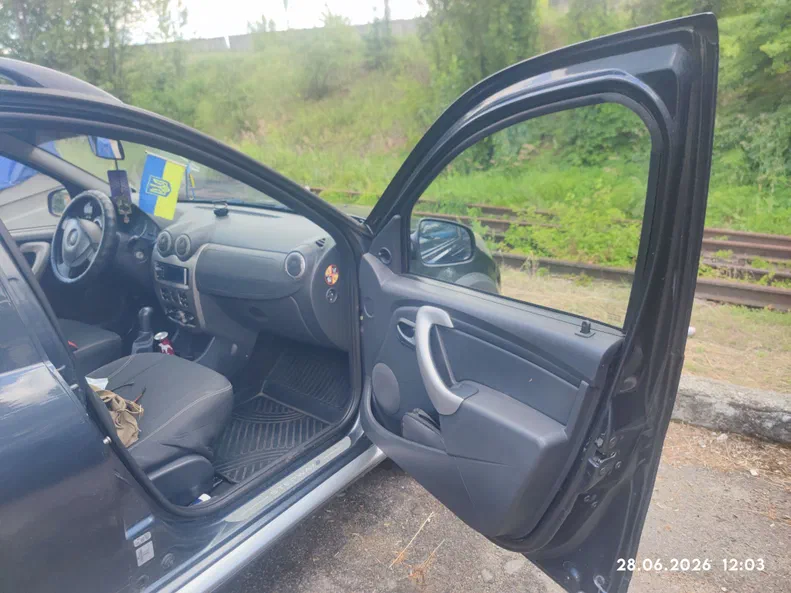 Dacia Sandero 2010 - 4