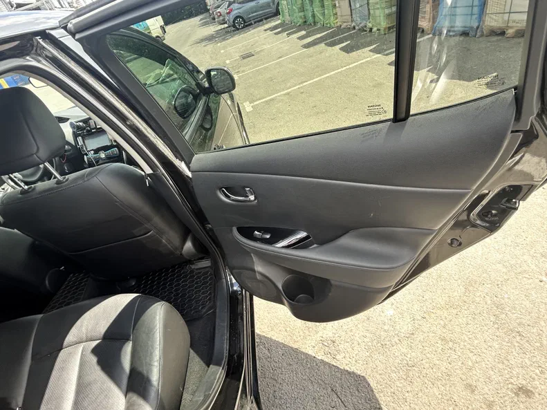 Nissan Leaf 2013 - 17
