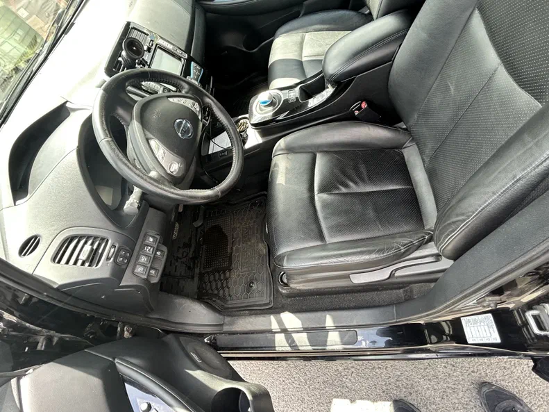 Nissan Leaf 2013 - 12