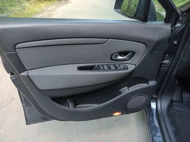 Renault Scenic 2011 - 3