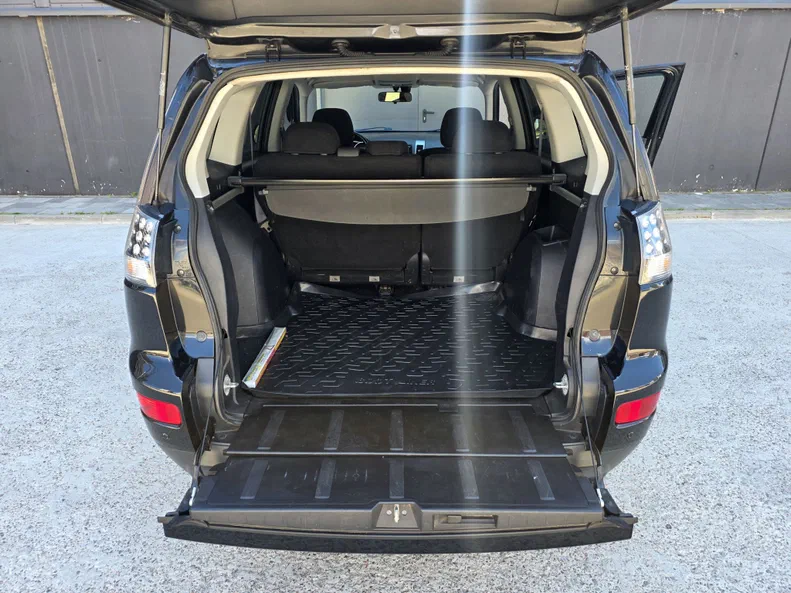 Mitsubishi Outlander 2008 - 10