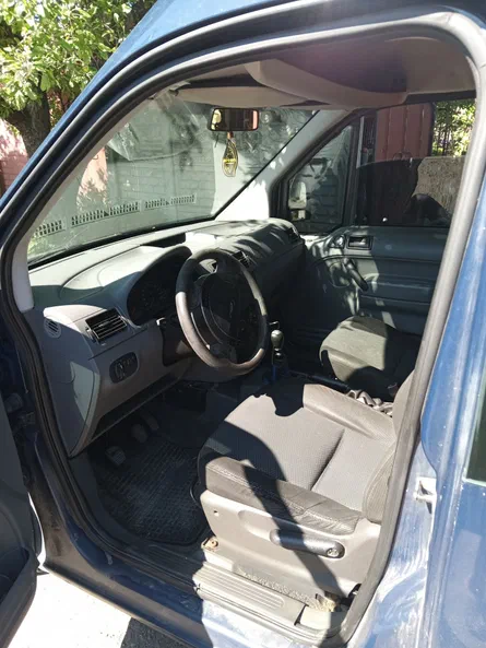 Ford Transit Connect 2003 - 8