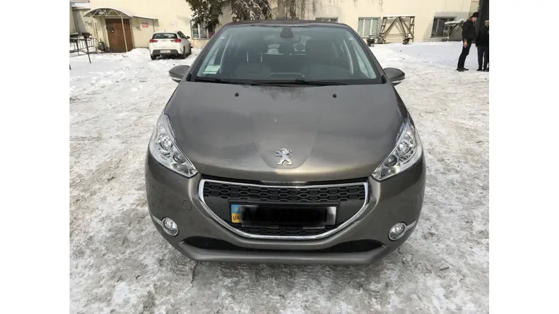 Peugeot 208 2013