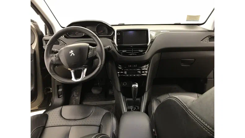 Peugeot 208 2013 - 6