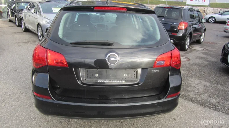 Opel Astra 2012