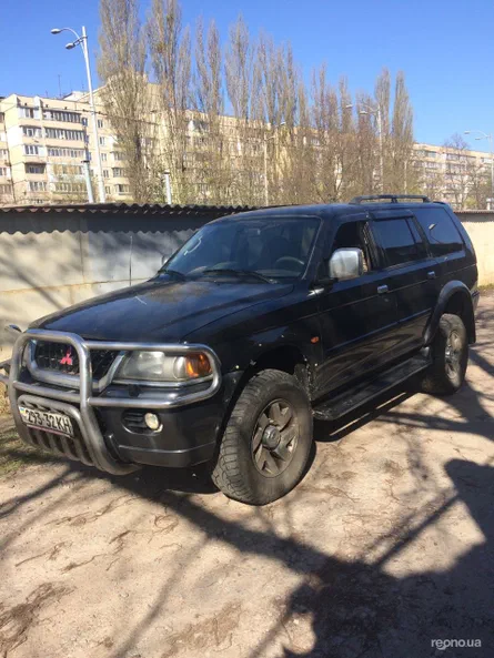 Mitsubishi Pajero Sport 2000